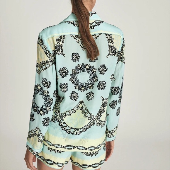 REISS Jacquetta Printed Cuban Collar Blouse - Picture 2 of 5